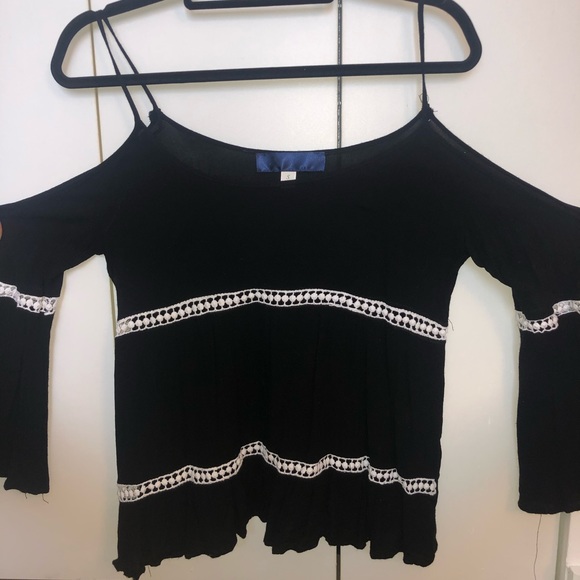 Francesca’s off the shoulder blouse - Picture 1 of 1